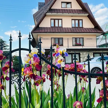 Goscinne Anna Bobak 3*