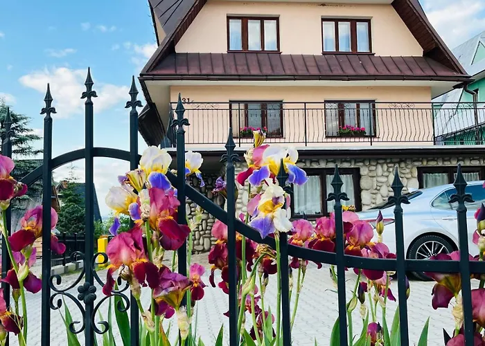 Goscinne Anna Bobak 3*